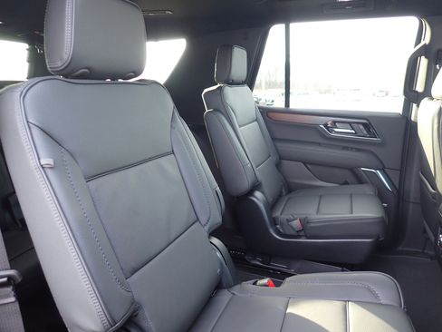 New 2026 GMC Yukon Denali w/ Sun & Power Step Package image 12