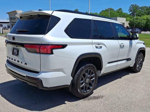 Used 2024 Toyota Sequoia Platinum AWD/4WD image 25