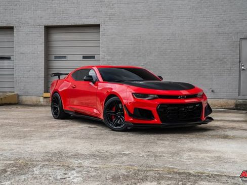 Used 2020 Chevrolet Camaro ZL1 RWD image 33