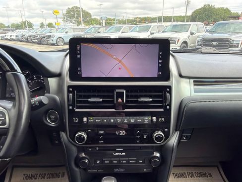 Used 2023 Lexus GX 460 Luxury w/ Accessory Package AWD/4WD image 29