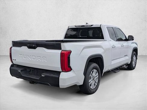 Used 2022 Toyota Tundra SR5 w/ SR5 Premium Package AWD/4WD image 6