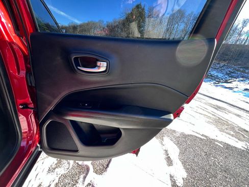 Used 2020 Jeep Compass Altitude image 24