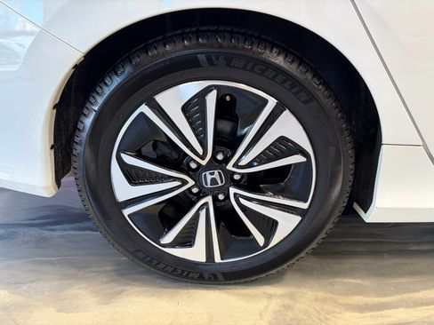 Used 2018 Honda Civic EX-L image 22