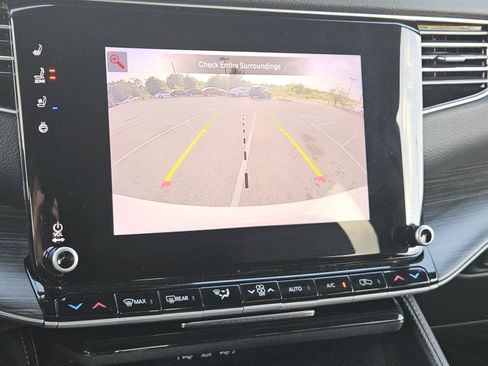 Used 2024 Jeep Wagoneer L Series II RWD image 17