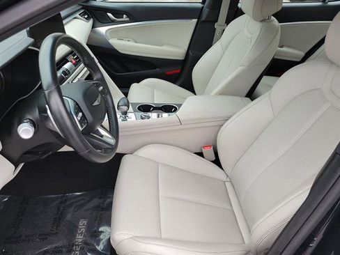 Used 2024 Genesis G70 2.5T image 3