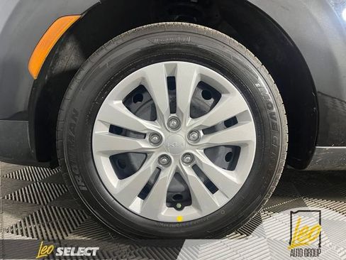 Used 2025 Kia Soul LX FWD image 28