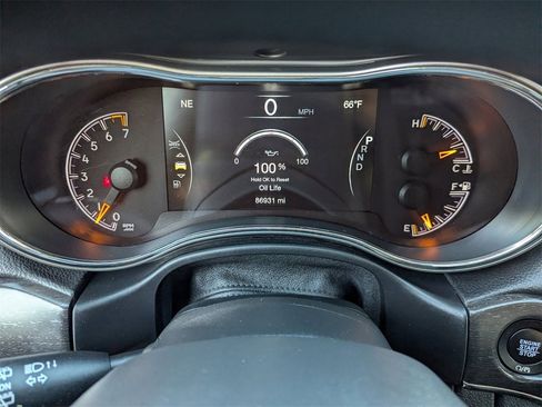 Used 2018 Jeep Grand Cherokee Limited image 30