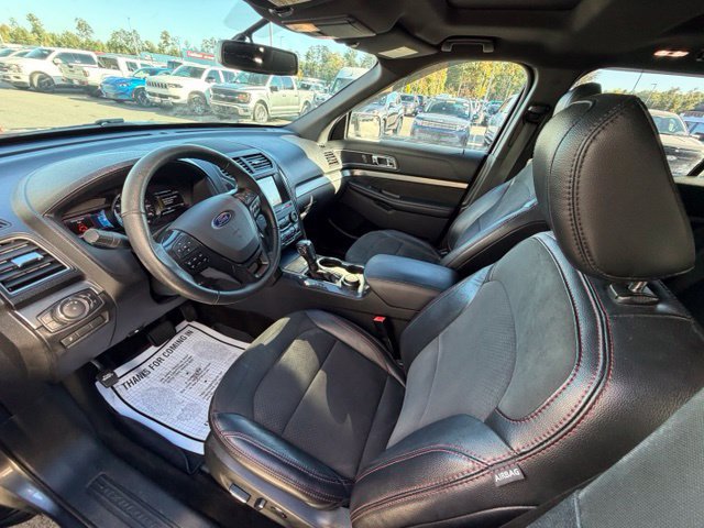 Used 2018 Ford Explorer XLT w/ Equipment Group 202A AWD/4WD image 14