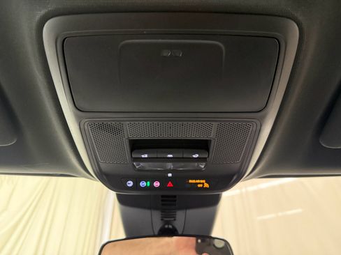 Certified 2025 Chevrolet Traverse LT w/ Sun and Wheel Package image 35