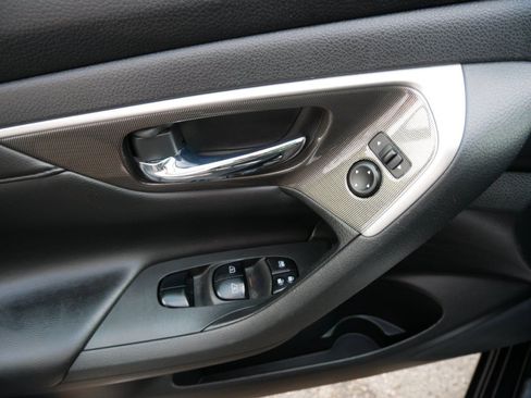 Used 2015 Nissan Altima 2.5 SL w/ Technology Package FWD image 17