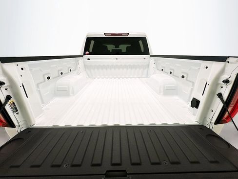 New 2026 GMC Sierra 1500 SLT image 9