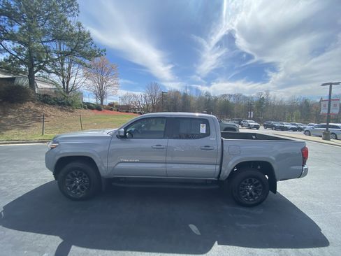 Certified 2021 Toyota Tacoma SR5 image 7