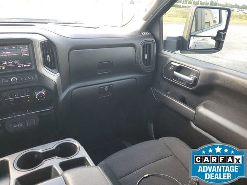 Used 2022 Chevrolet Silverado 2500 Custom w/ Custom Value Package image 13