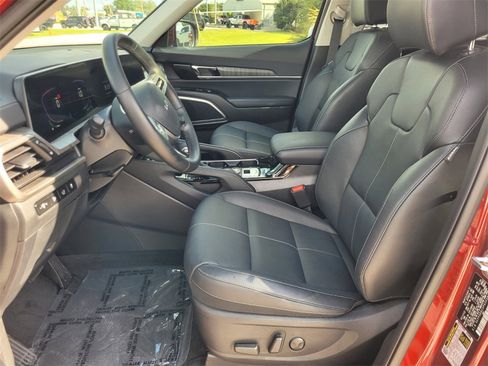Used 2023 Kia Telluride EX image 3