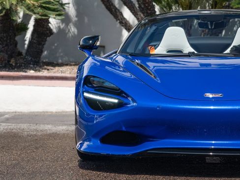 Used 2025 McLaren 750S Spider RWD image 30