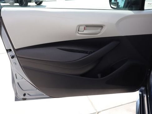 Used 2025 Toyota Corolla LE FWD image 24