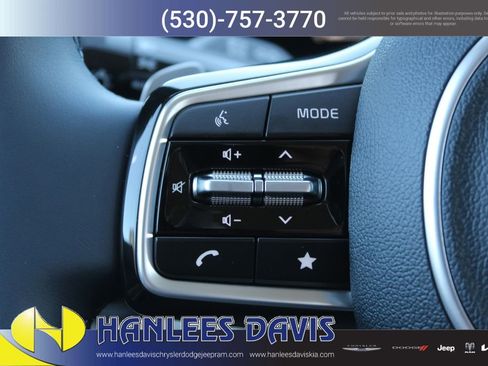 New 2026 Kia Carnival EX image 30