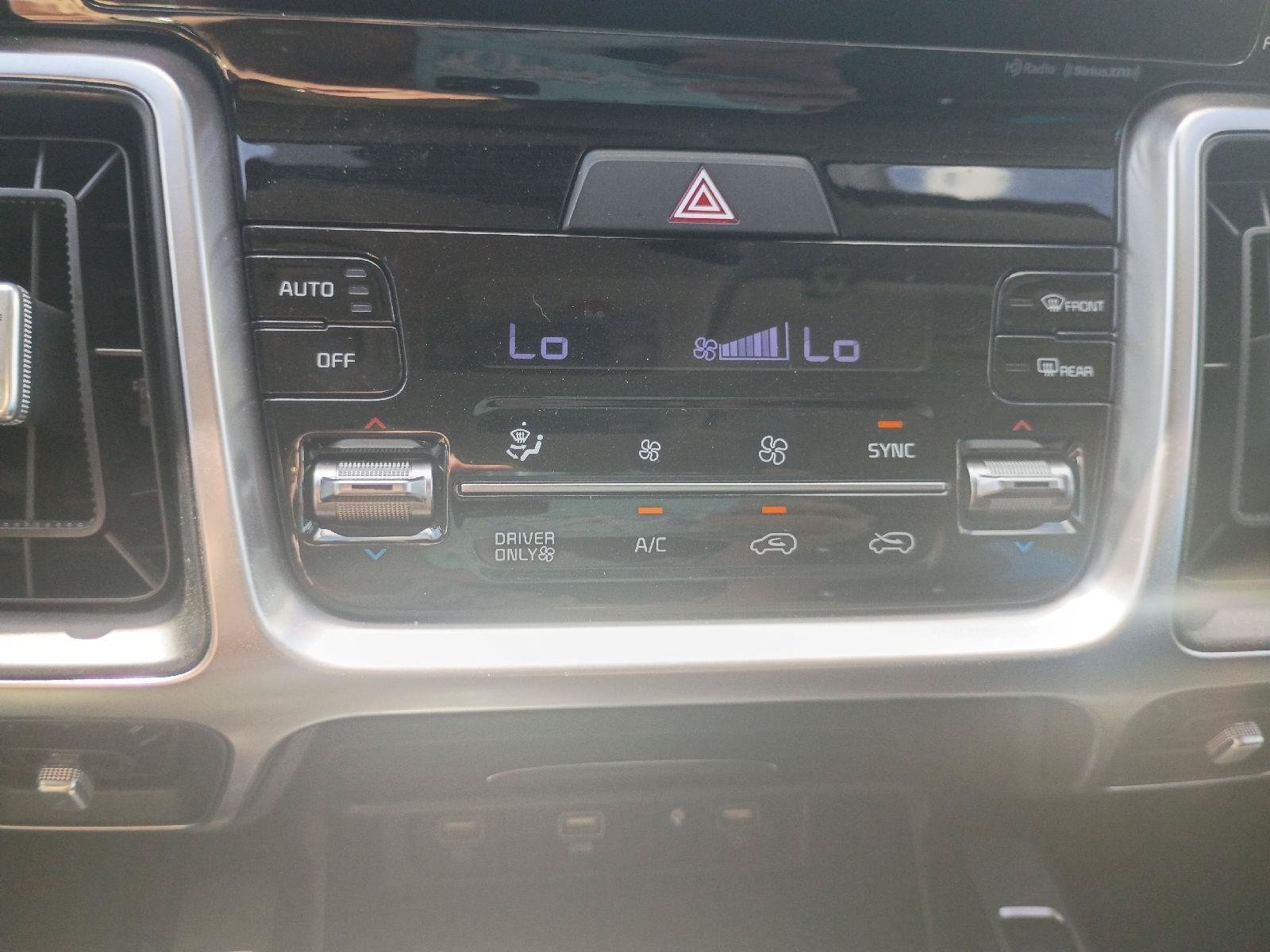 Used 2022 Kia Sorento EX AWD/4WD image 19