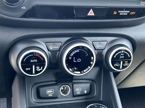 New 2025 Hyundai Venue Limited image 23