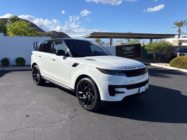 Used 2023 Land Rover Range Rover Sport SE AWD/4WD image 3