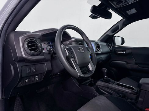 Used 2023 Toyota Tacoma TRD Off-Road w/ Advanced Technology Package AWD/4WD image 12