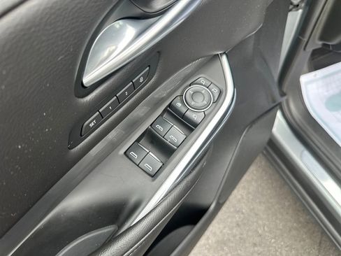 Used 2024 Cadillac XT4 Premium Luxury image 16