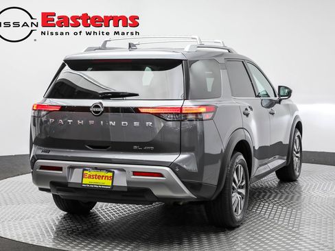 Used 2023 Nissan Pathfinder SL AWD/4WD image 5