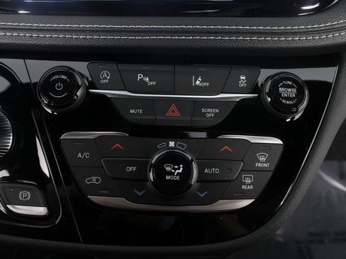 New 2026 Chrysler Pacifica Select image 6