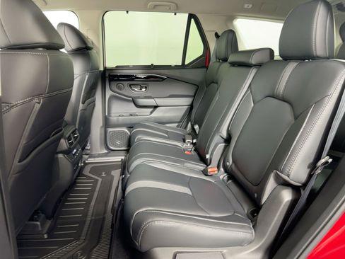 New 2025 Honda Pilot EX-L image 14