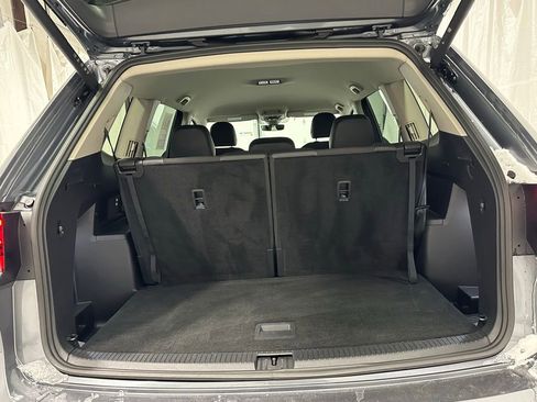 Used 2025 Volkswagen Atlas SE image 51