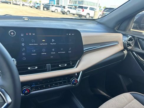 Used 2026 Chevrolet Equinox ACTIV w/ Convenience Package III FWD image 21