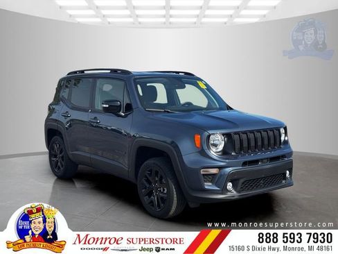 Used 2023 Jeep Renegade Altitude w/ Convenience Group I AWD/4WD image 1