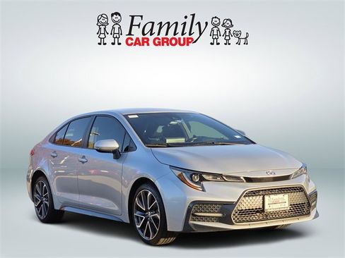 Used 2022 Toyota Corolla SE image 2
