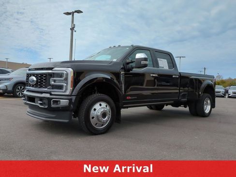 Used 2024 Ford F450 Platinum w/ Camper Package image 1