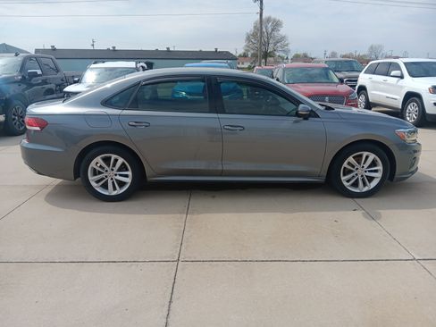 Used 2020 Volkswagen Passat 2.0T S image 4