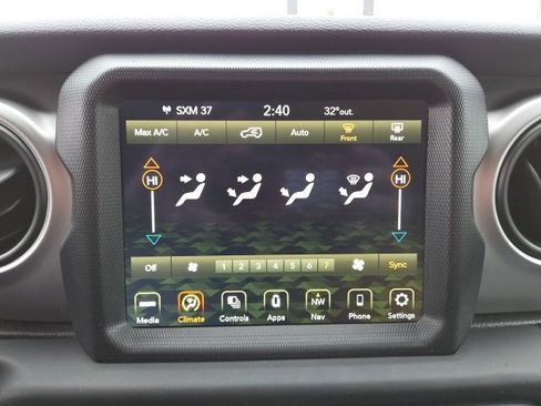 Used 2021 Jeep Wrangler Sport S image 9