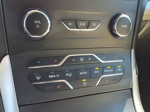 Used 2020 Ford Edge SEL w/ Convenience Package FWD image 13