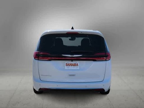 New 2026 Chrysler Pacifica Select FWD image 10