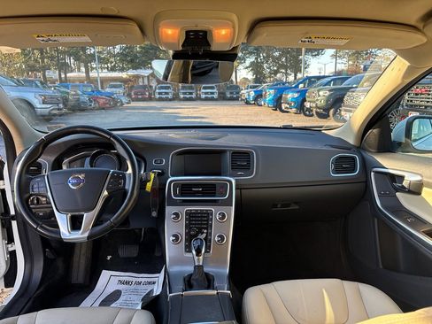 Used 2017 Volvo S60 T5 Inscription w/ Convenience Package image 12