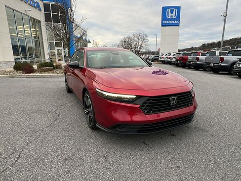 Used 2023 Honda Accord Sport image 2