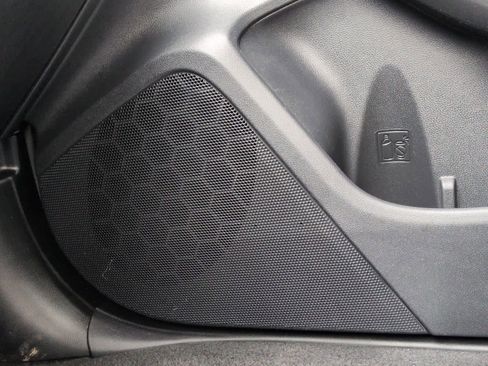 Certified 2023 Subaru Crosstrek 2.0i Premium image 32