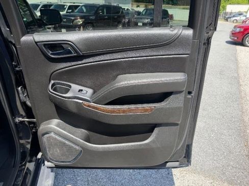 Used 2019 Chevrolet Suburban LT AWD/4WD image 33