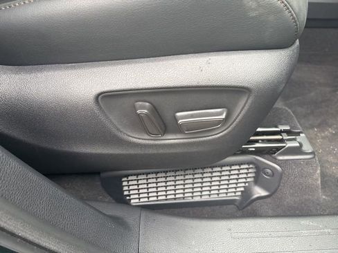 Used 2025 Toyota Sienna Platinum image 13