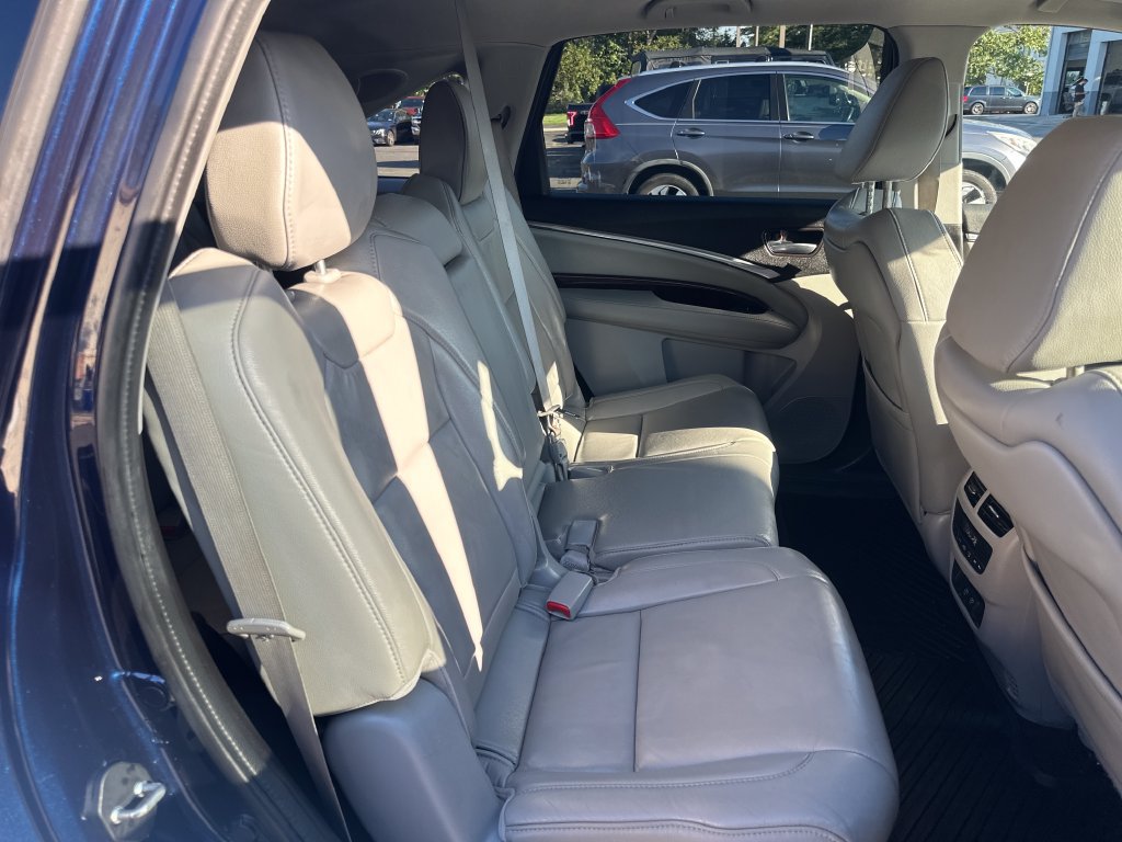Used 2017 Acura MDX w/ Technology Package AWD/4WD image 28