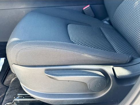 Certified 2025 Kia Sportage LX image 21