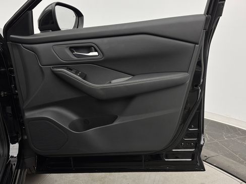 Used 2026 Nissan Rogue SV image 34