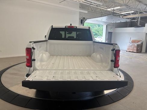 Used 2025 RAM 1500 Big Horn AWD/4WD image 9