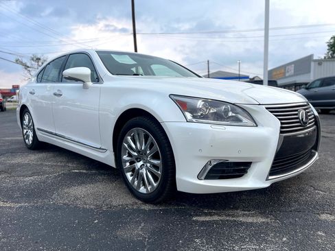Used 2015 Lexus LS 460 Luxury image 3