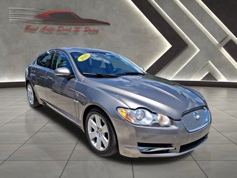 Used 2010 Jaguar XF Luxury RWD image 2