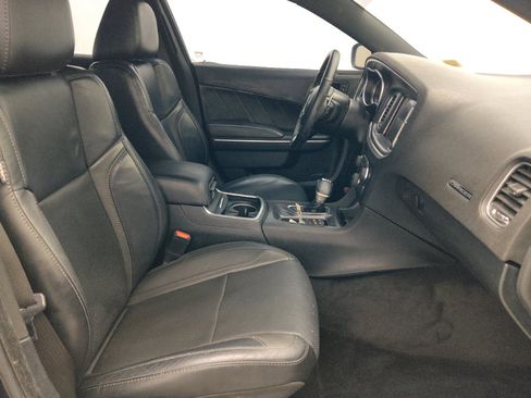 Used 2018 Dodge Charger R/T w/ Premium Group RWD image 21